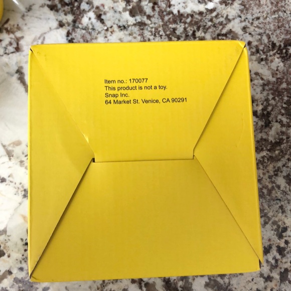 Limited edition Snapchat happy holidays snow globe - Picture 6 of 8